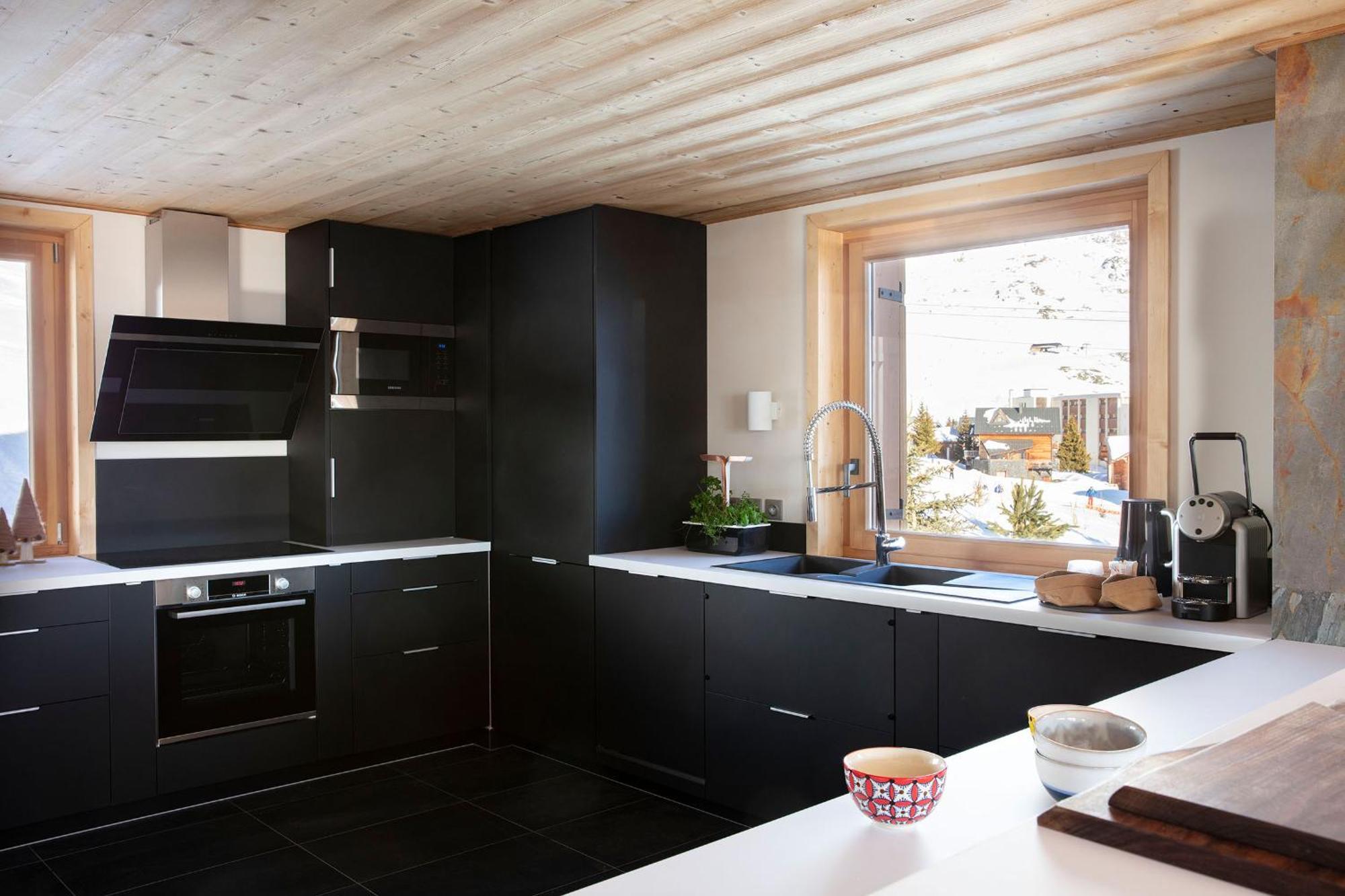 Grandes Rousses Hotel & Spa Alpe d'Huez Exterior foto A modern kitchen