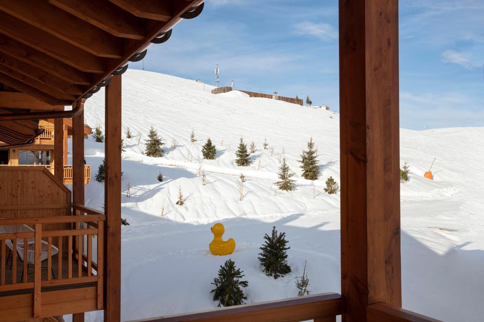 Grandes Rousses Hotel & Spa Alpe d'Huez Exterior foto The ski resort of Les Saisies